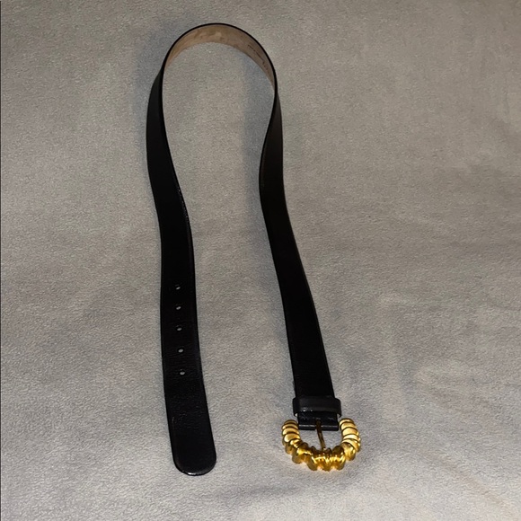 Donna Karan Elegant Black Leather Belt with Gold Buckle - Picture 2 of 6